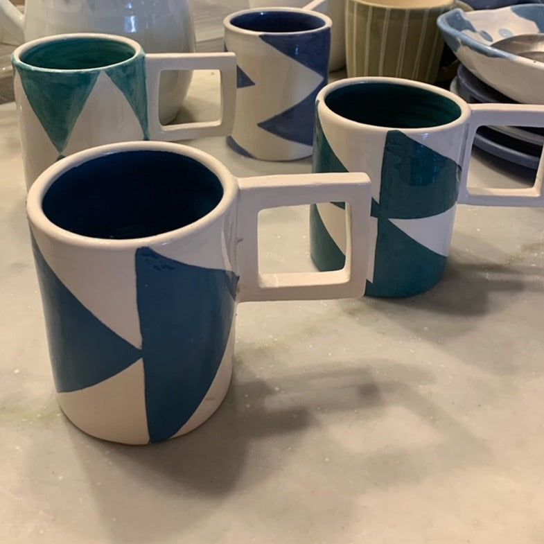 Tazze ceramica con manico quadrato