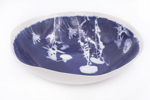 Ciotola-_PAPAVERO-St.Riserva su DP Irregolare-PORCELLANA-BLU_M233-Ã¸ 43 x h 10 cm